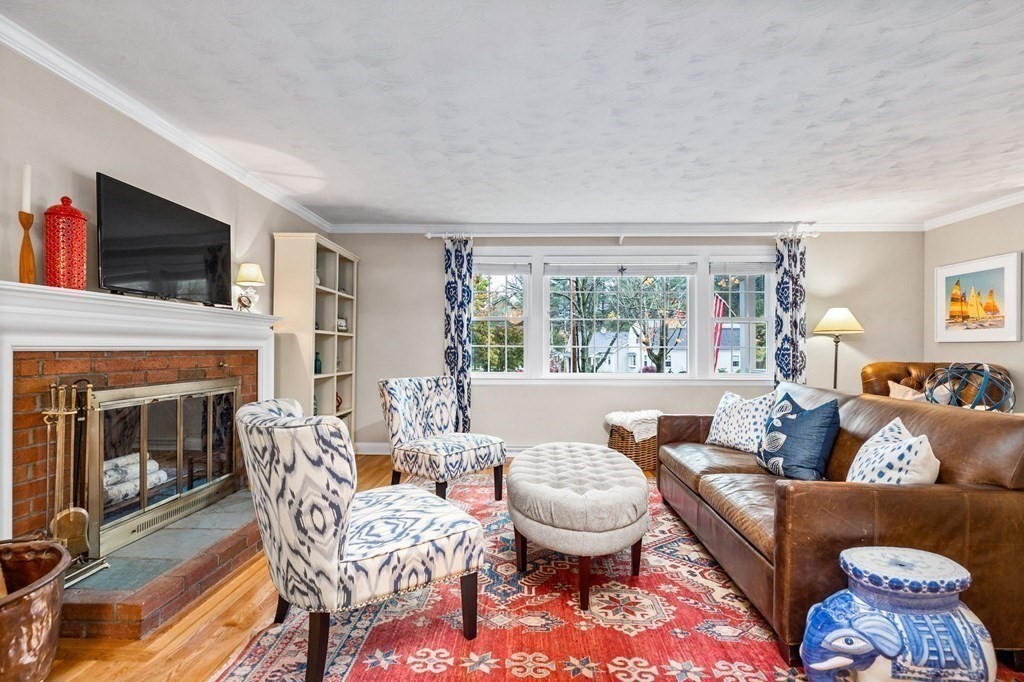 4 Autumn Circle Hingham, MA 02043 - Photo 5 of 38