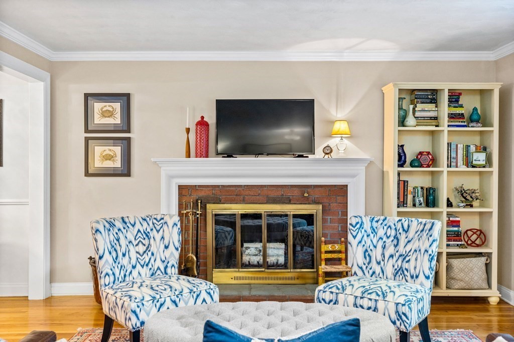 4 Autumn Circle Hingham, MA 02043 - Photo 6 of 38