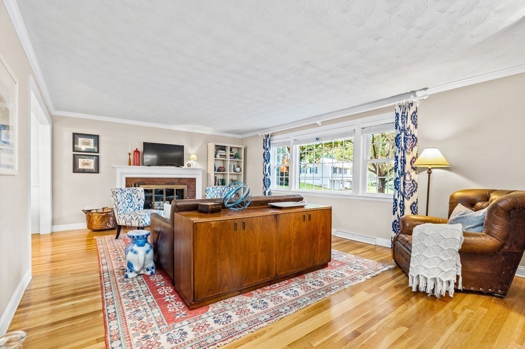 4 Autumn Circle Hingham, MA 02043 - Photo 7 of 38