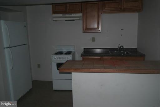 5848 Belair Road Baltimore, MD 21206 - Photo 3 of 11 Kitchen