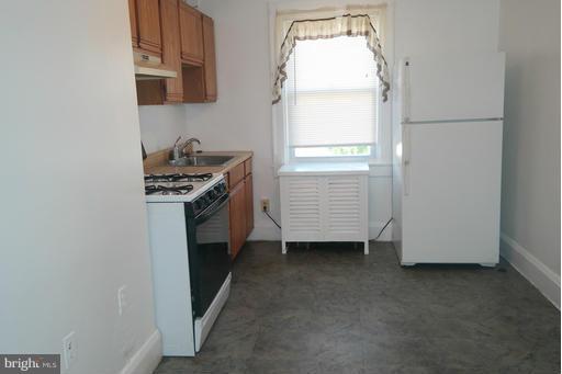 5848 Belair Road Baltimore, MD 21206 - Photo 5 of 11 Kitchen