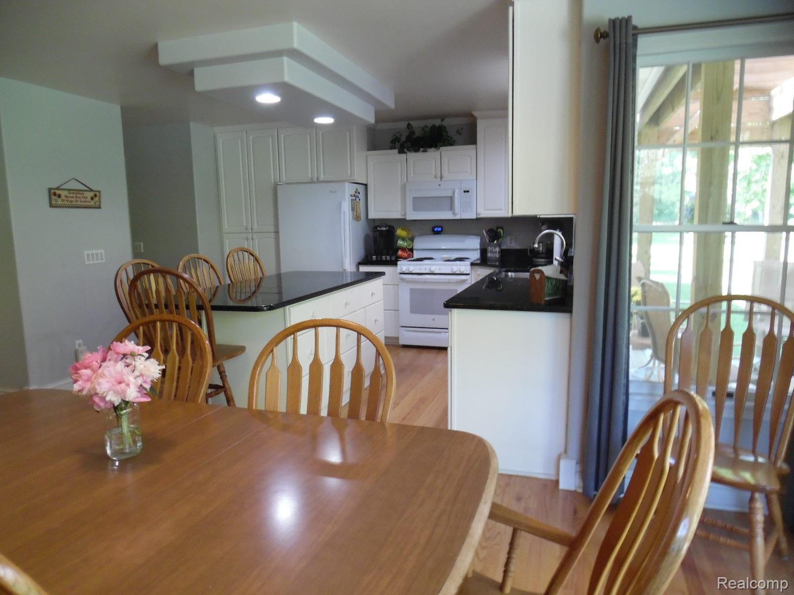 2130 Broker Road Lapeer, MI 48446 - Photo 13 of 35 SAM_1115.JPG