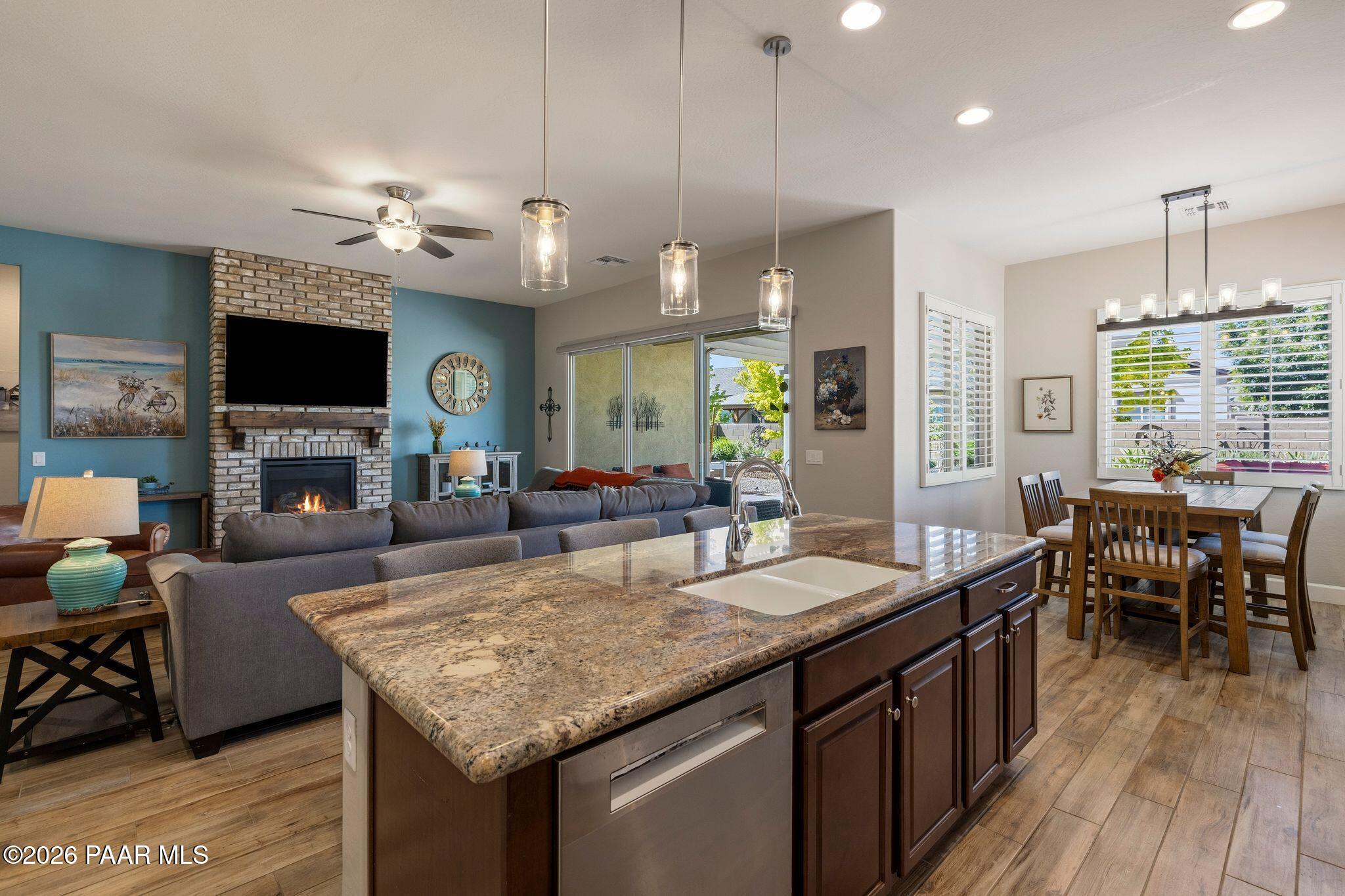 8636 Wandering Creek Road Prescott Valley, AZ 86315 - Photo 9 of 47 Kitchen