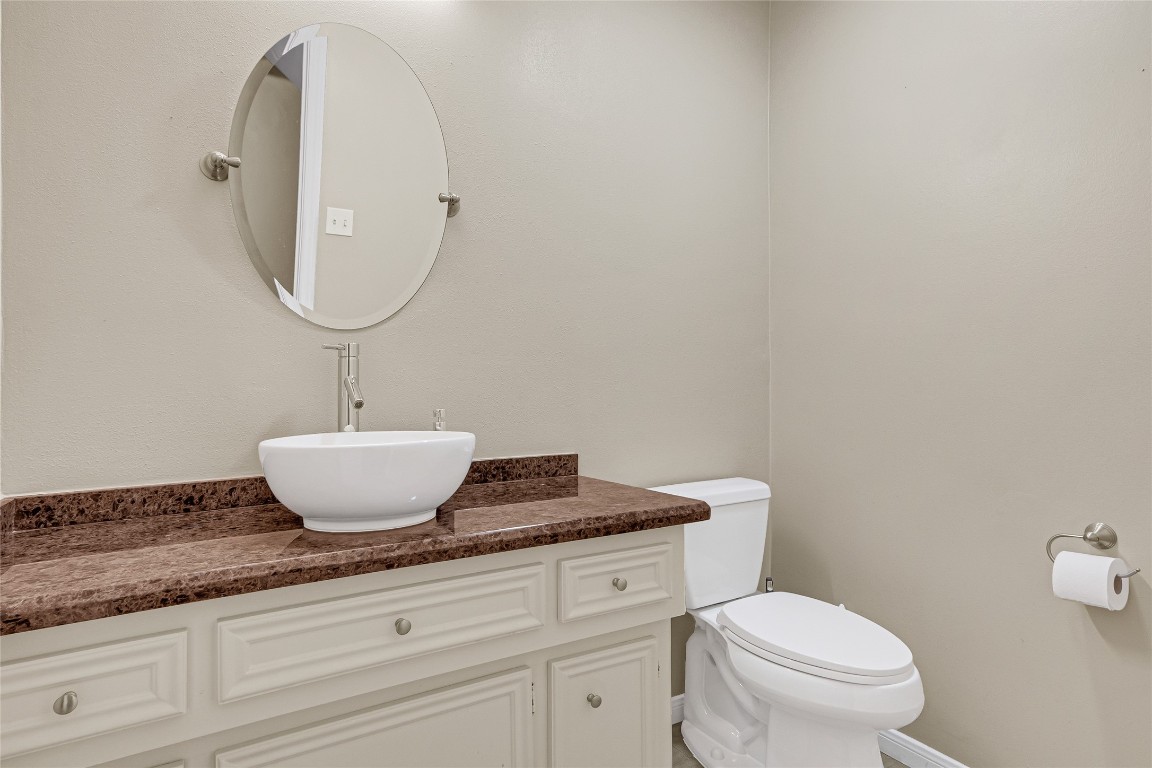 14724 Perthshire Road, Unit C Houston, TX 77079 - Photo 14 of 29 Half bath located on the first floor.