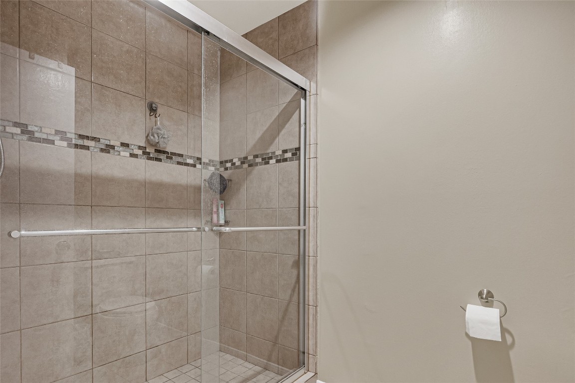 14724 Perthshire Road, Unit C Houston, TX 77079 - Photo 23 of 29 Secondary restroom shower.