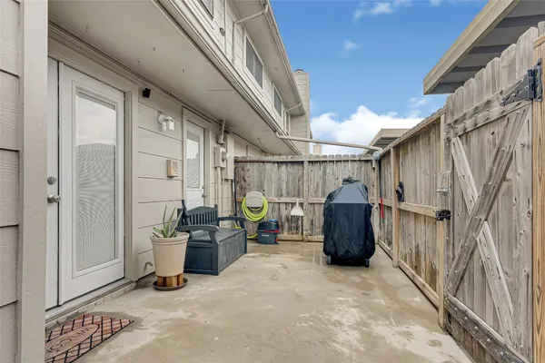 $2,400 | 14724 Perthshire Road, Unit C, Houston, TX 77079