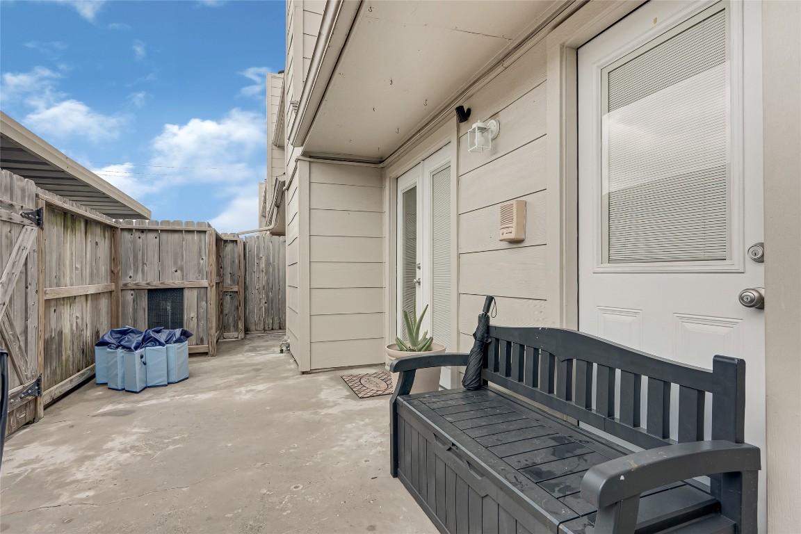 14724 Perthshire Road, Unit C Houston, TX 77079 - Photo 27 of 29 Perfect for a weekend BBQ.