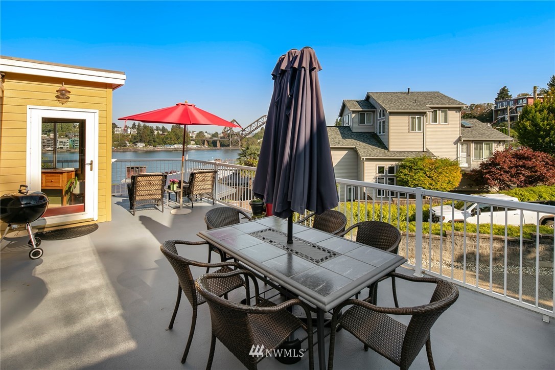 3758 West Commodore Way Seattle, WA 98199 - Photo 13 of 40 Gallery Image 13