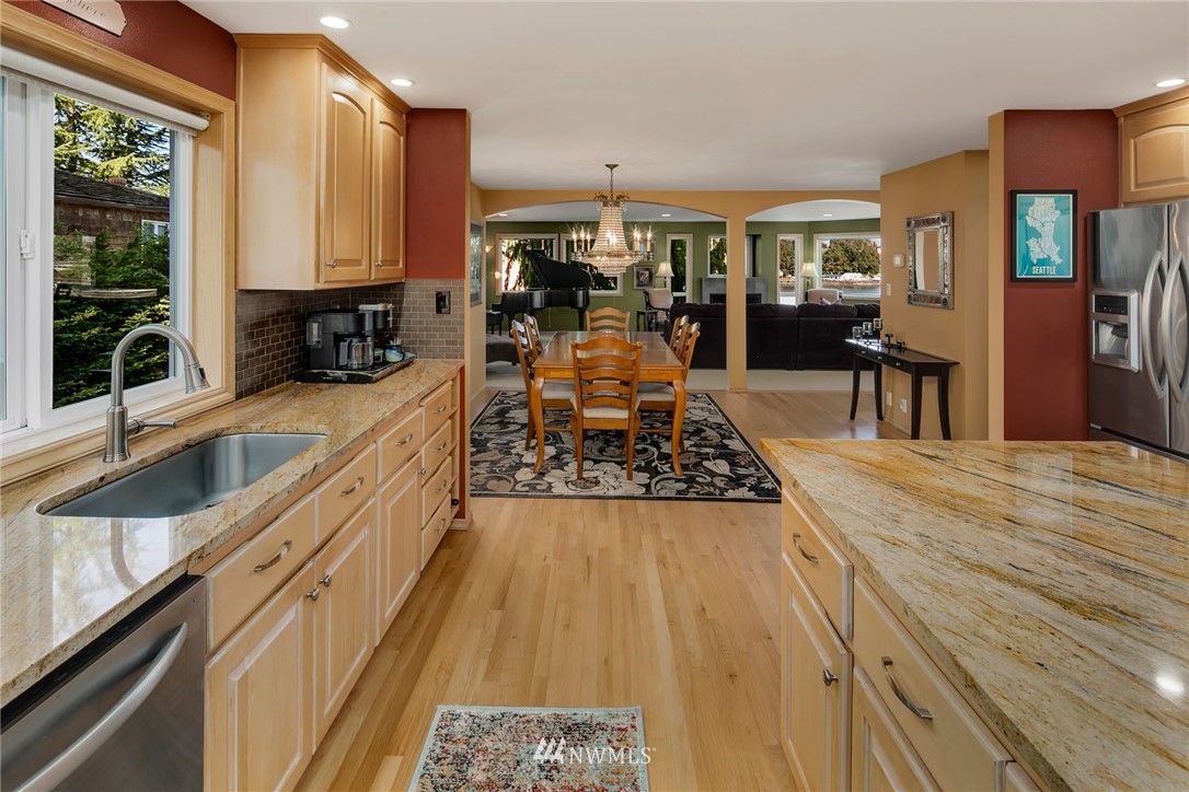 3758 West Commodore Way Seattle, WA 98199 - Photo 20 of 40 Gallery Image 20