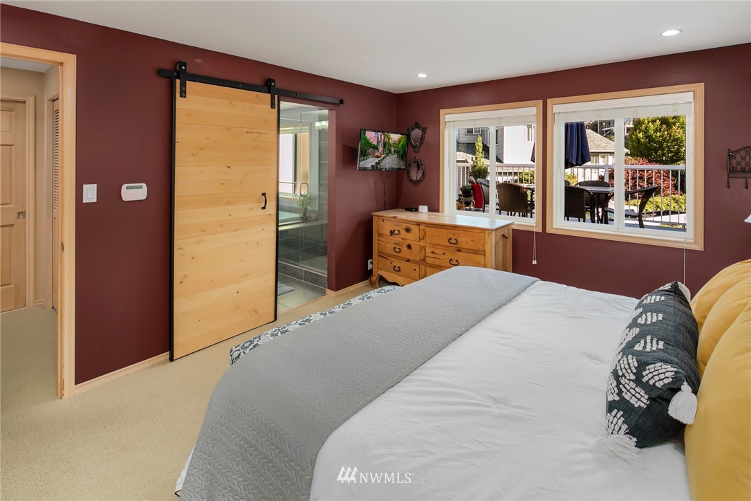3758 West Commodore Way Seattle, WA 98199 - Photo 22 of 40 Gallery Image 22