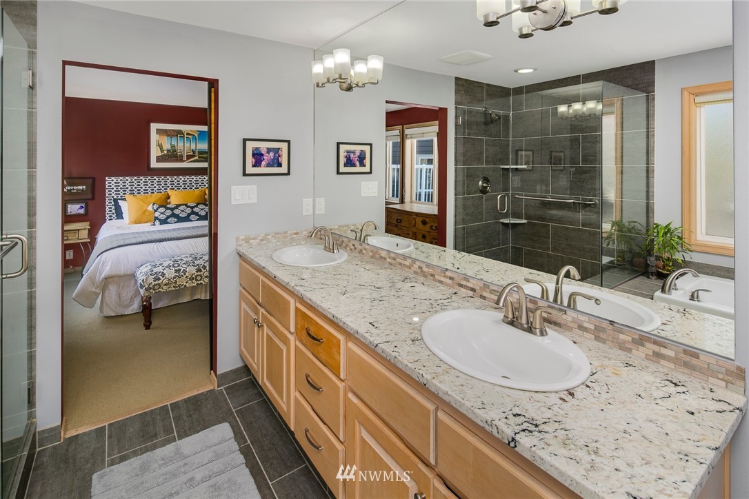 3758 West Commodore Way Seattle, WA 98199 - Photo 23 of 40 Gallery Image 23