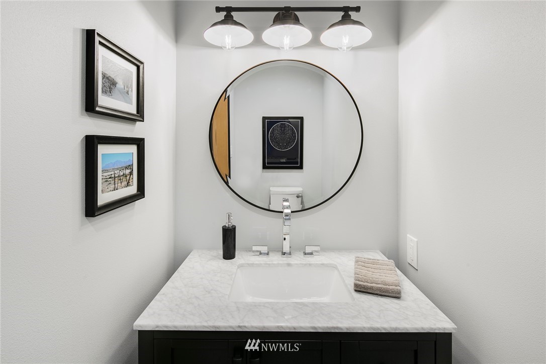 3758 West Commodore Way Seattle, WA 98199 - Photo 26 of 40 Gallery Image 26