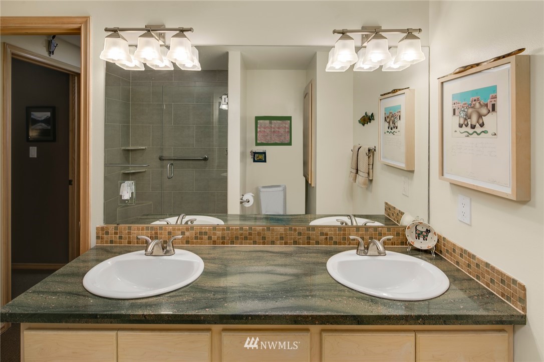 3758 West Commodore Way Seattle, WA 98199 - Photo 30 of 40 Gallery Image 30