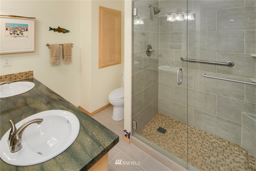 3758 West Commodore Way Seattle, WA 98199 - Photo 31 of 40 Gallery Image 31