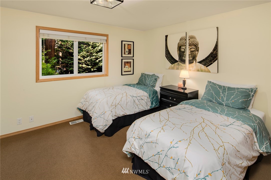 3758 West Commodore Way Seattle, WA 98199 - Photo 33 of 40 Gallery Image 33