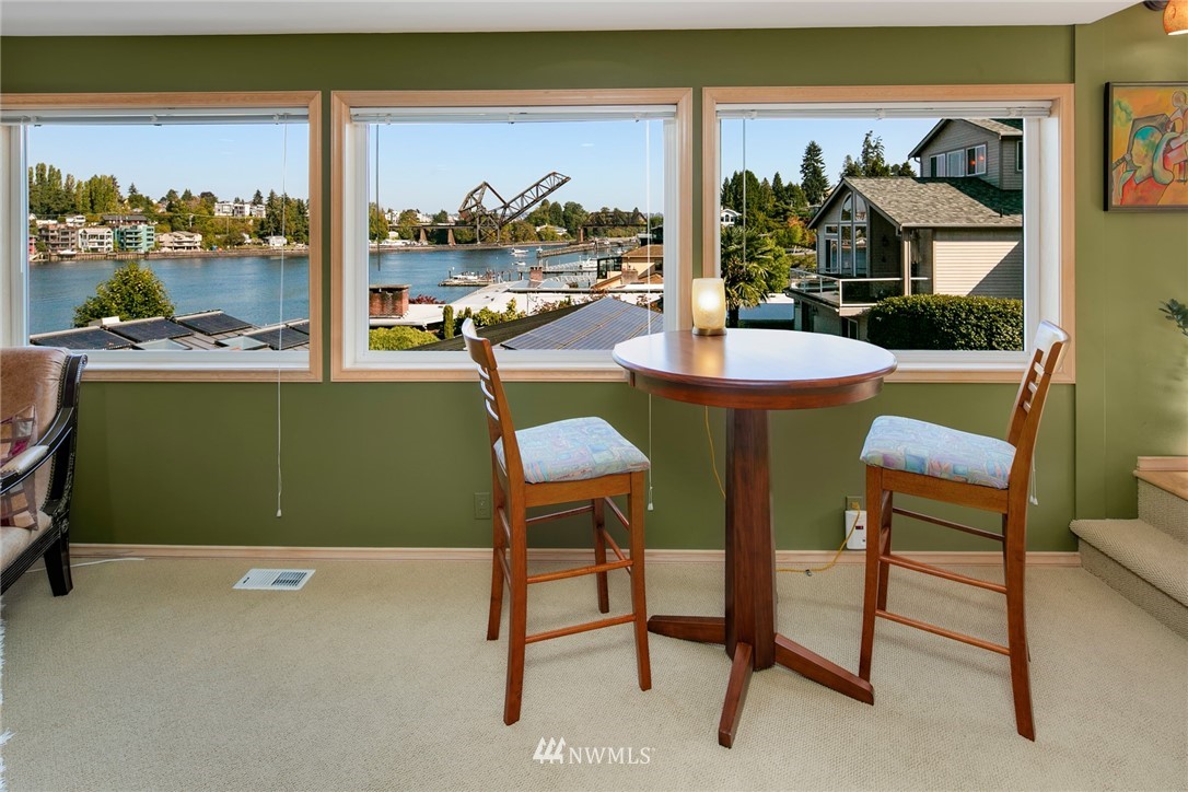 3758 West Commodore Way Seattle, WA 98199 - Photo 6 of 40 Gallery Image 6