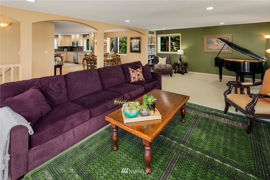 3758 West Commodore Way Seattle, WA 98199 - Photo 7 of 40 Gallery Image 7