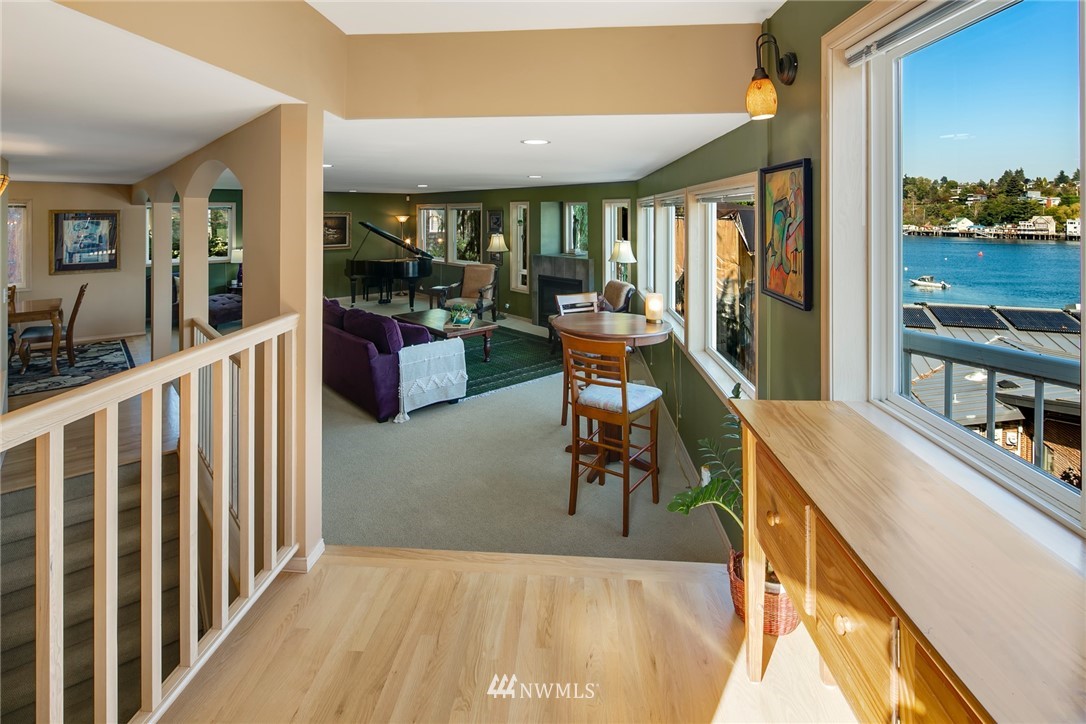3758 West Commodore Way Seattle, WA 98199 - Photo 10 of 40 Gallery Image 10