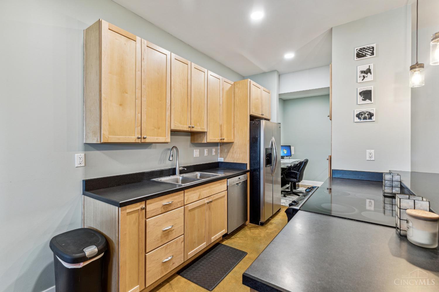 2260 Riverside Drive, Unit 205 Cincinnati, OH 45202 - Photo 13 of 37