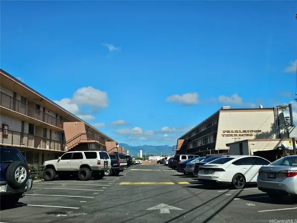 $385,000 | 98-729 Moanalua Loop, Unit 108, Aiea, HI 96701