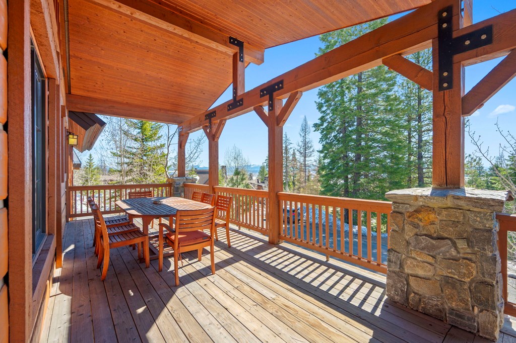 20 Francois Court Donnelly, ID 83615 - Photo 2 of 36