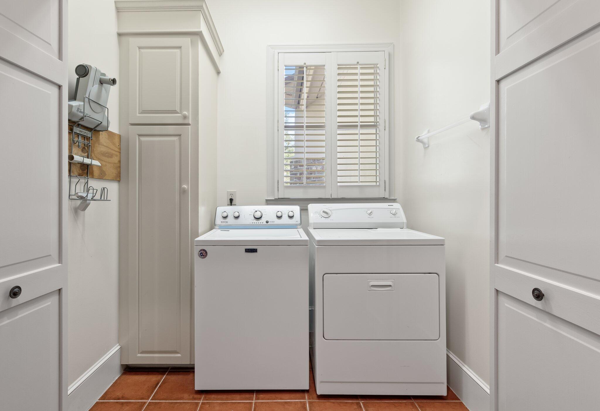 6036 Postell Drive Ravenel, SC 29470 - Photo 45 of 49 Laundry
