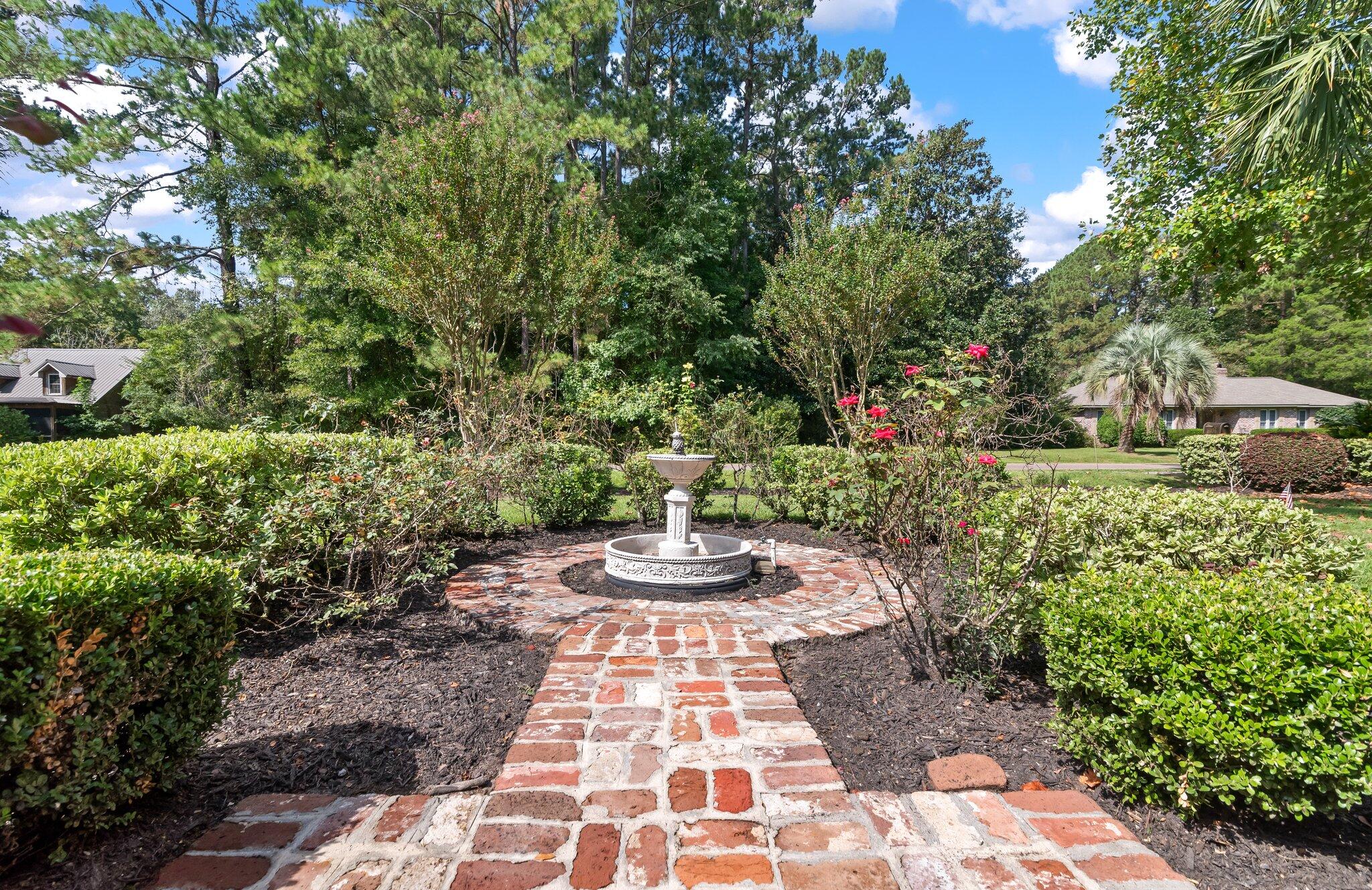 6036 Postell Drive Ravenel, SC 29470 - Photo 5 of 49 Front Fountain