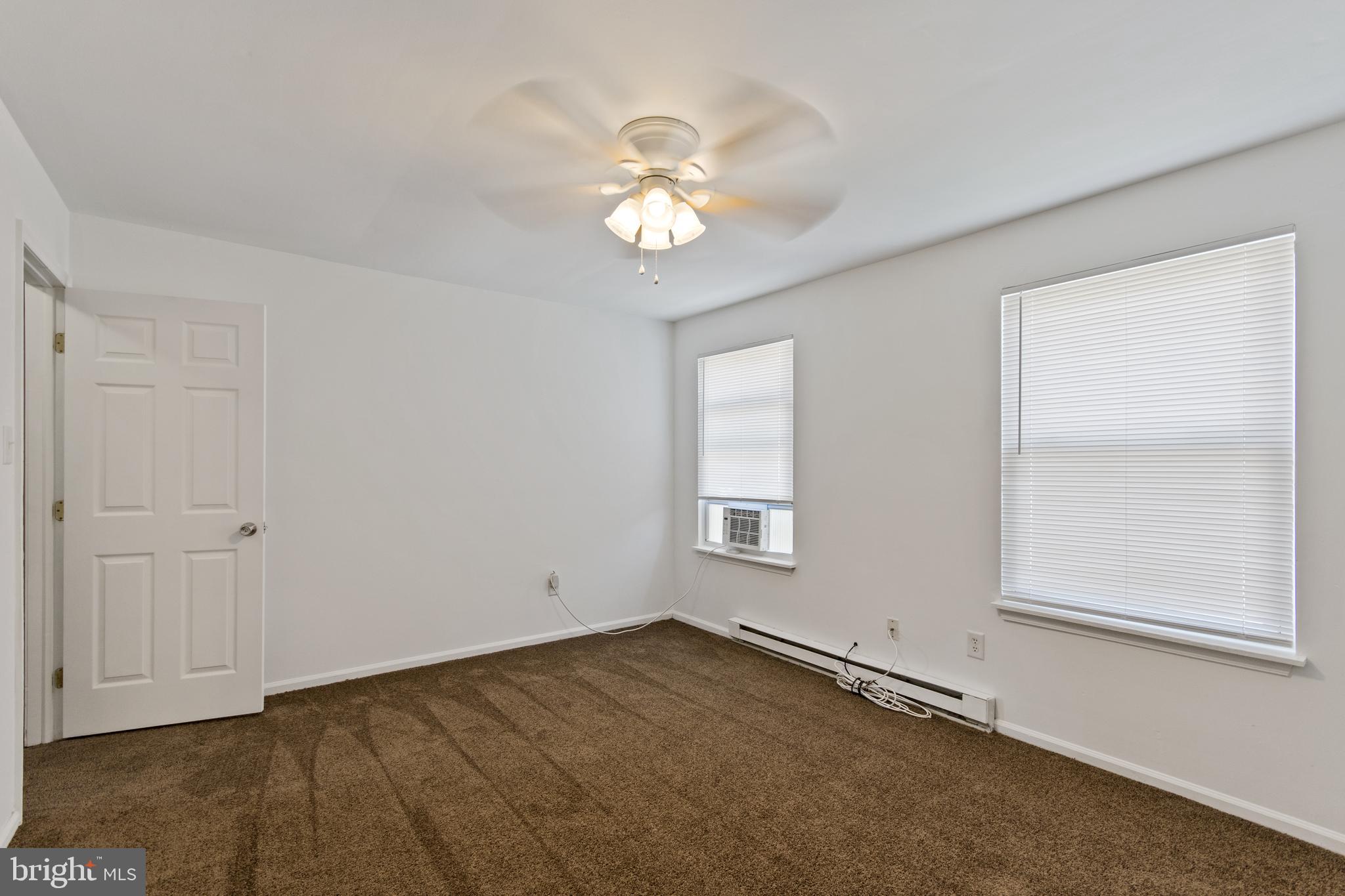 122 Hampshire Road Sicklerville, NJ 08081 - Photo 11 of 18 Gallery Image 11