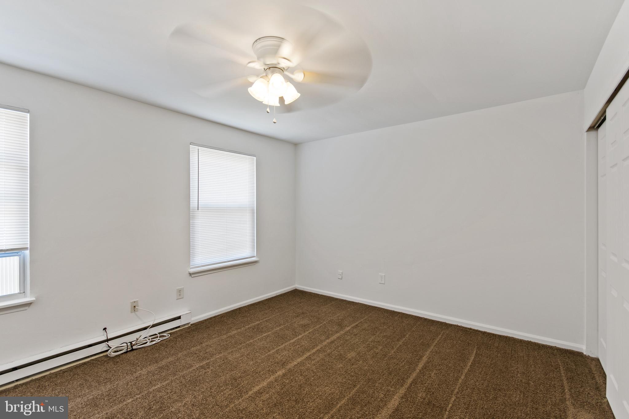 122 Hampshire Road Sicklerville, NJ 08081 - Photo 12 of 18 Gallery Image 12