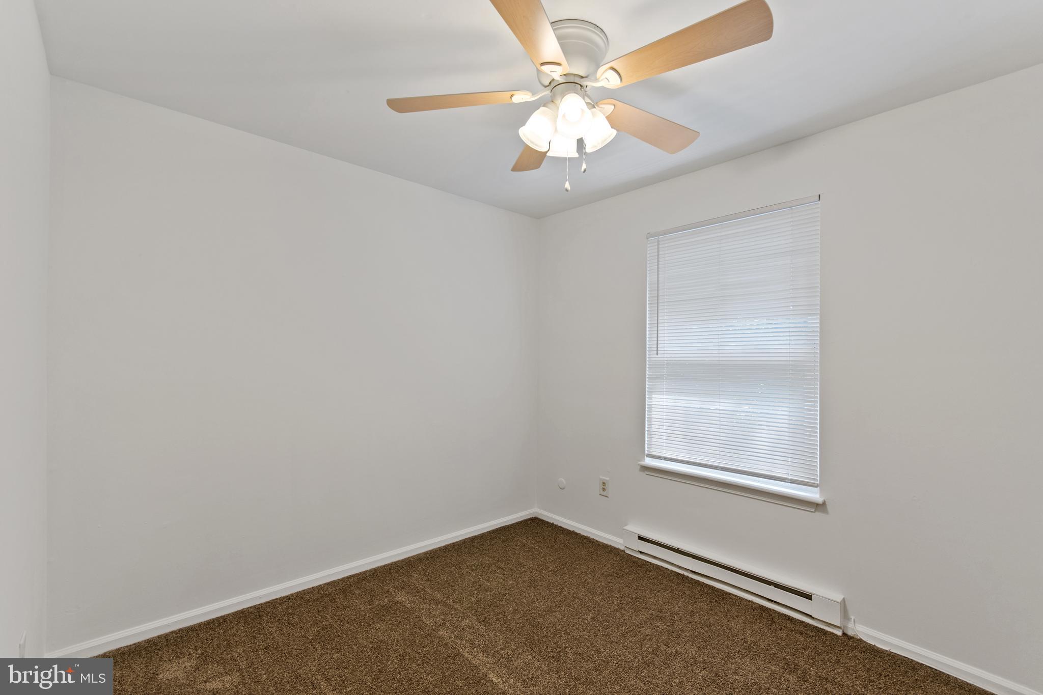 122 Hampshire Road Sicklerville, NJ 08081 - Photo 18 of 18 Gallery Image 18