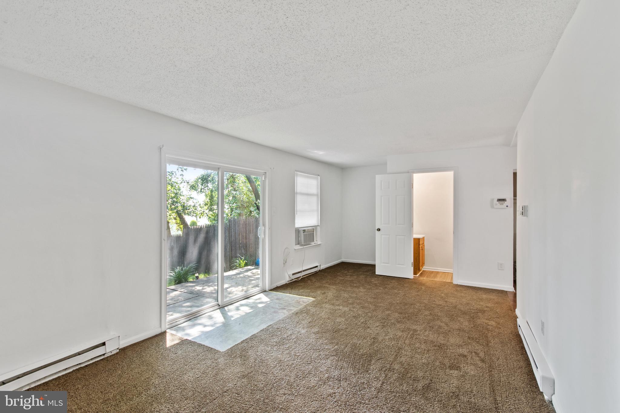 122 Hampshire Road Sicklerville, NJ 08081 - Photo 8 of 18 Gallery Image 8