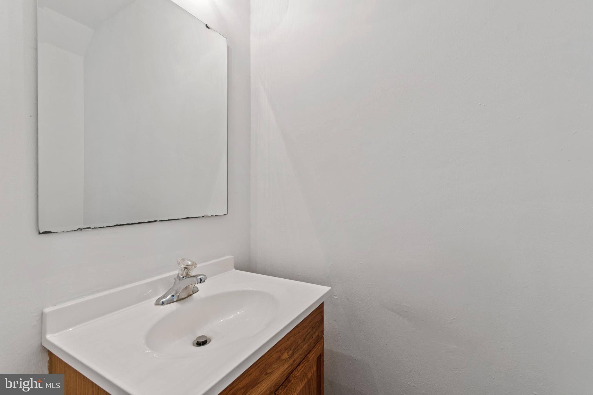 122 Hampshire Road Sicklerville, NJ 08081 - Photo 9 of 18 Gallery Image 9