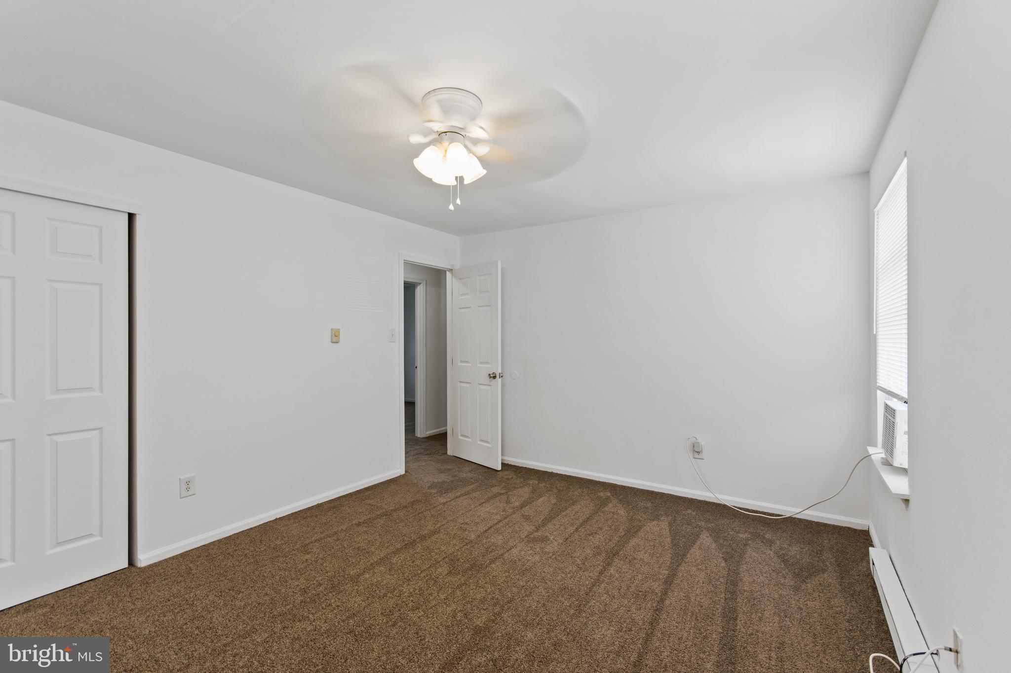 122 Hampshire Road Sicklerville, NJ 08081 - Photo 10 of 18 Gallery Image 10