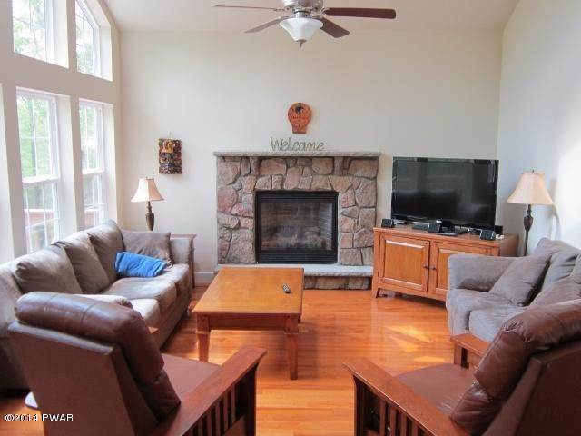 107 Laurel Road Lackawaxen, PA 18435 - Photo 4 of 20 Gallery Image 4