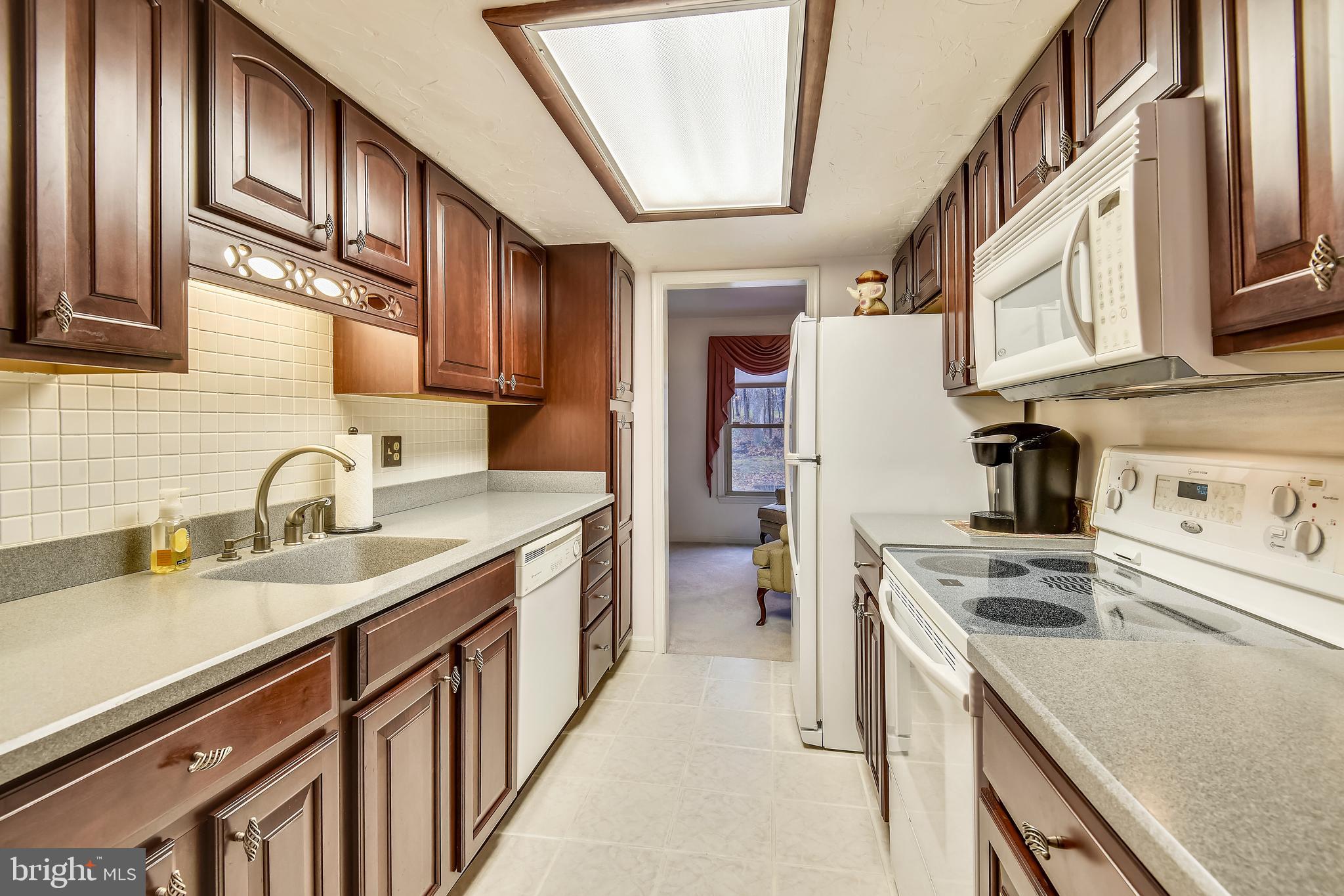 6282 Rathlin Drive Springfield, VA 22152 - Photo 12 of 37 Kitchen