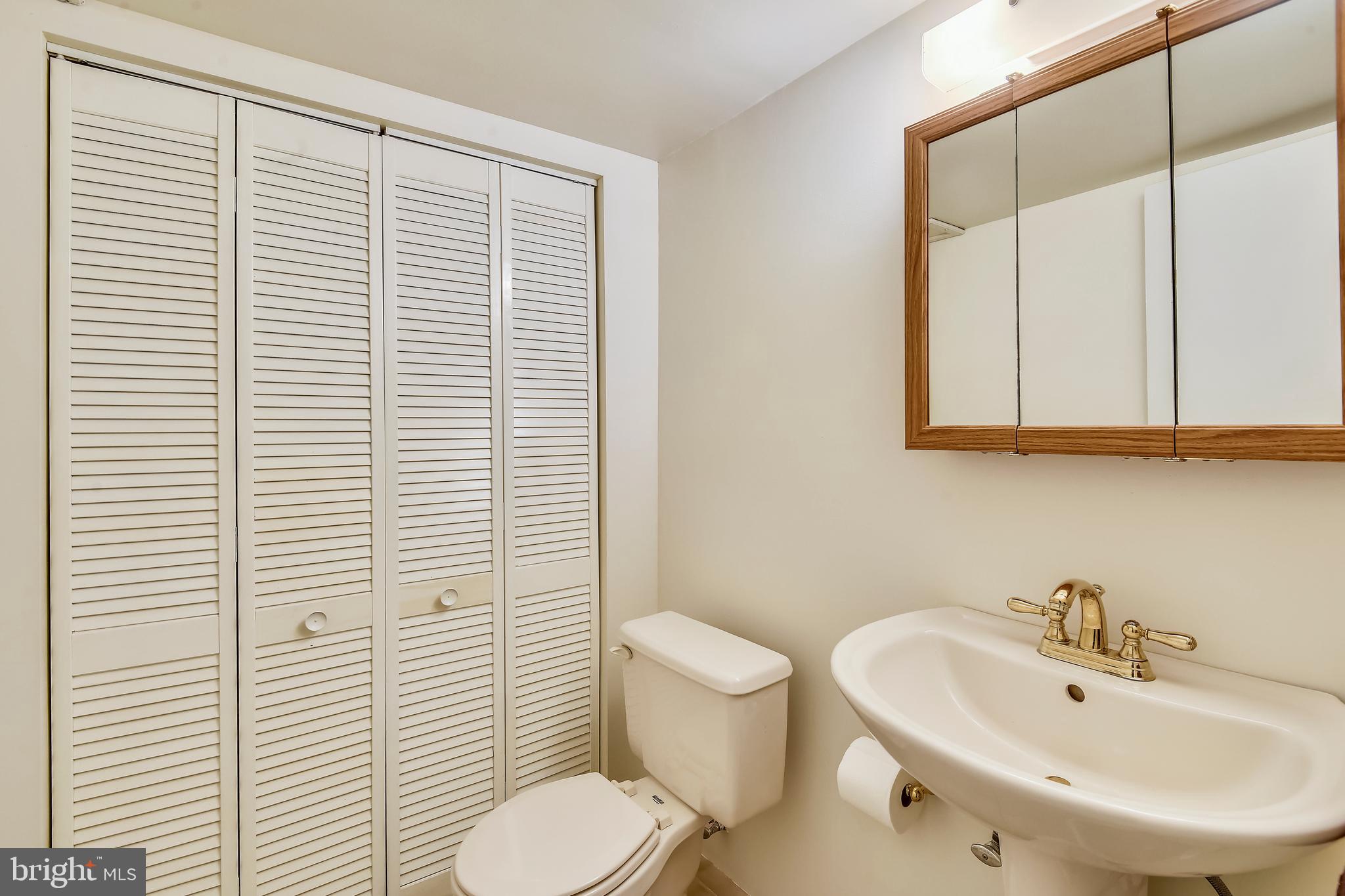 6282 Rathlin Drive Springfield, VA 22152 - Photo 28 of 37 Lower Level Powder Room