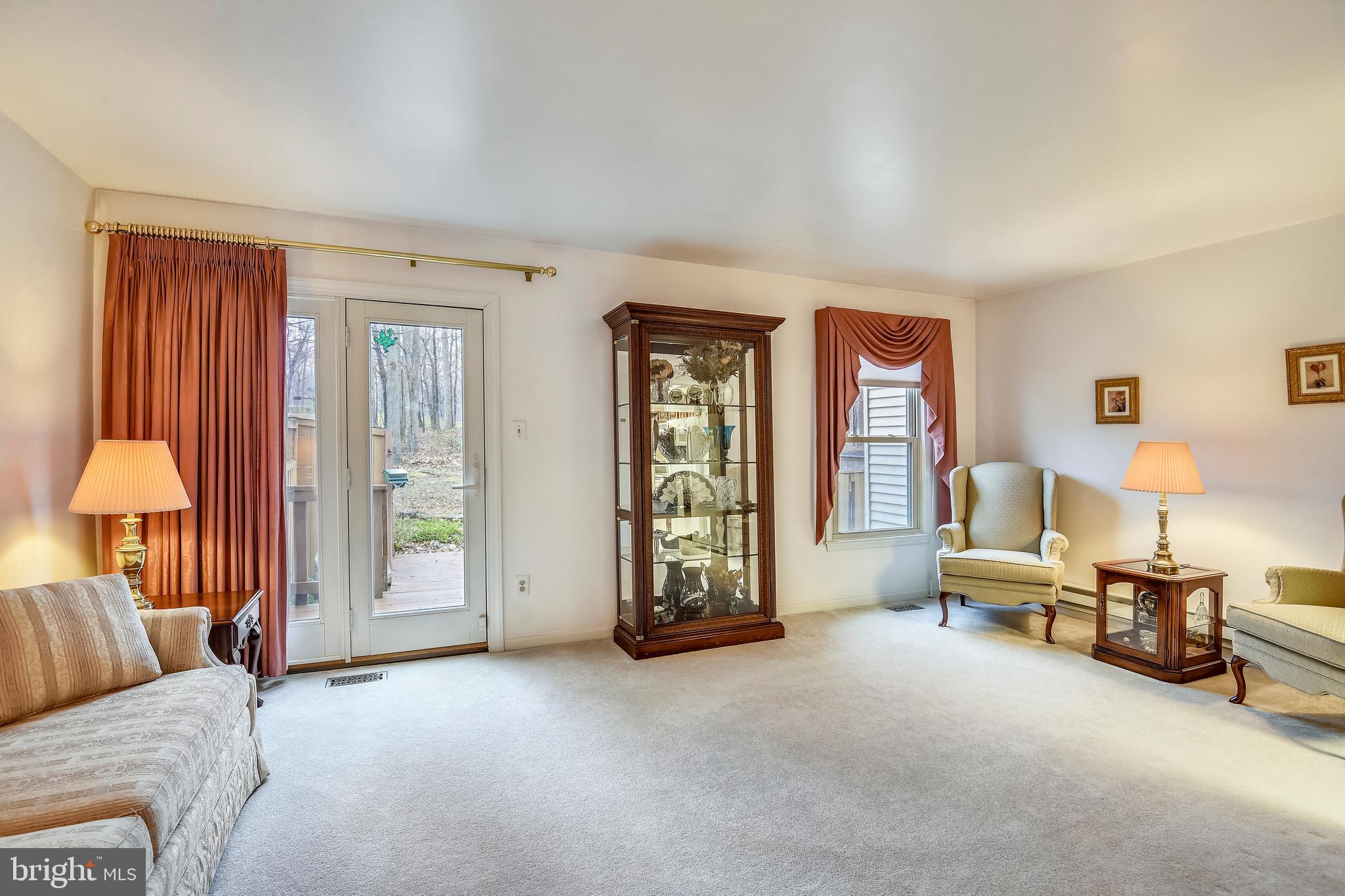 6282 Rathlin Drive Springfield, VA 22152 - Photo 5 of 37 MaiLiving Room with French Doors