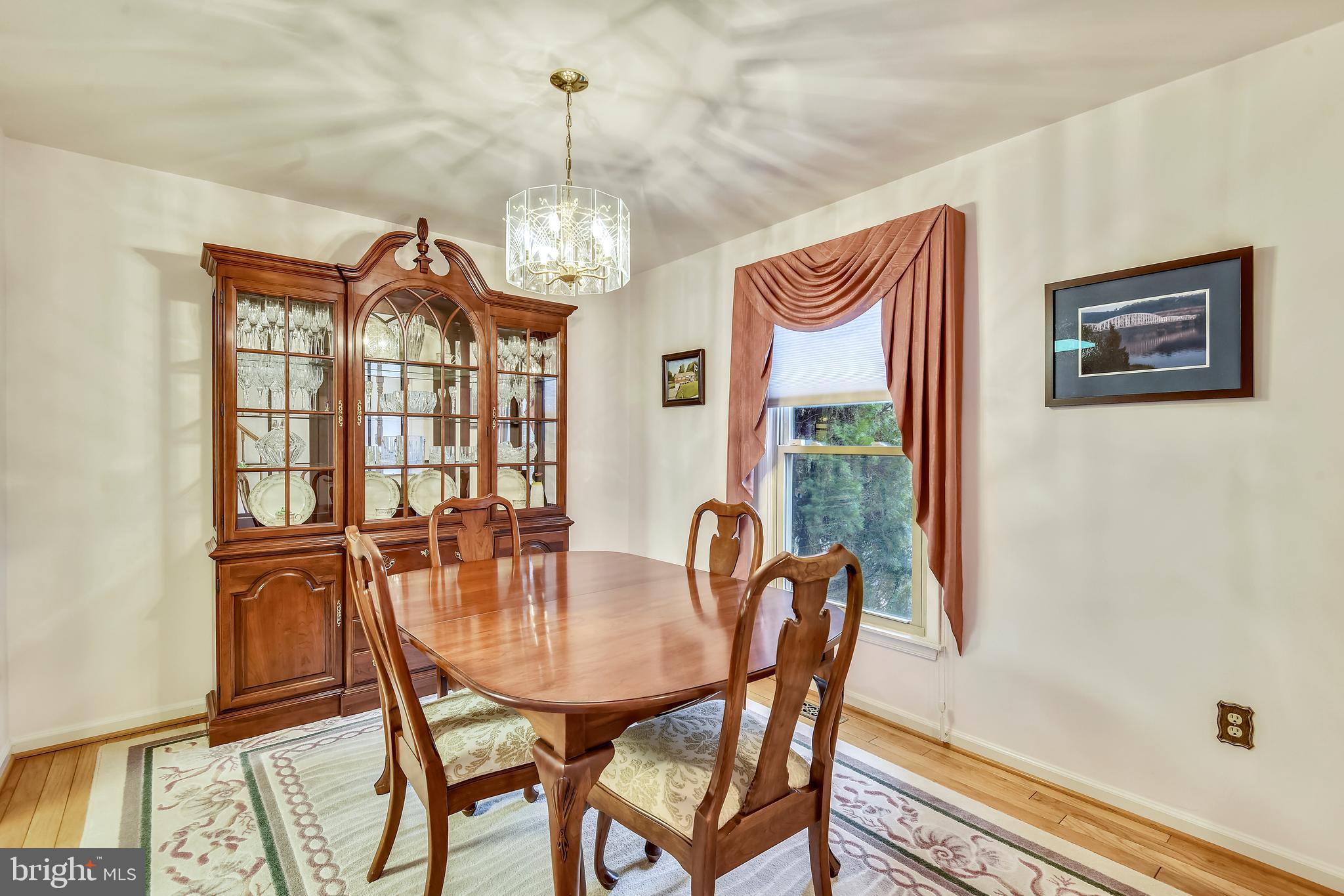 6282 Rathlin Drive Springfield, VA 22152 - Photo 9 of 37 Dining Room