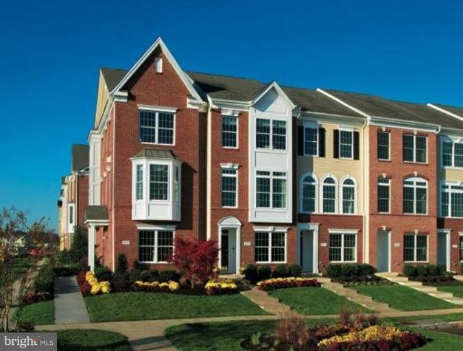 25133 Gunnery Square, Unit 2 South Riding, VA 20152 - Photo 1 of 9 Exterior (Main)