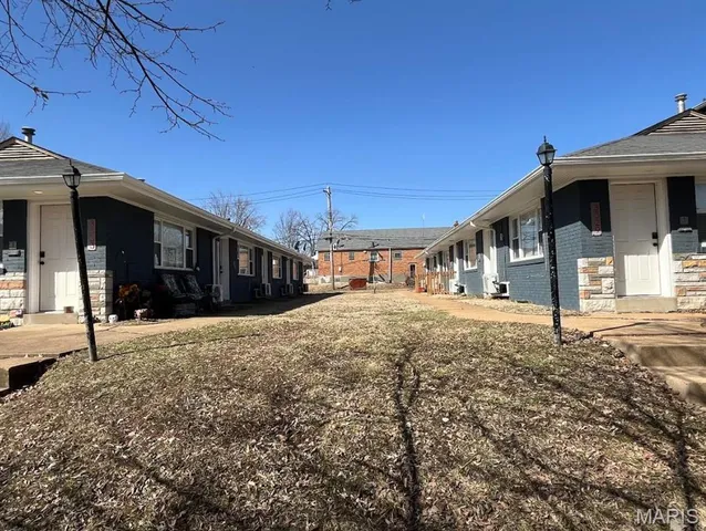 $950 | 3329 Lawn Avenue, Unit 2, St. Louis, MO 63139
