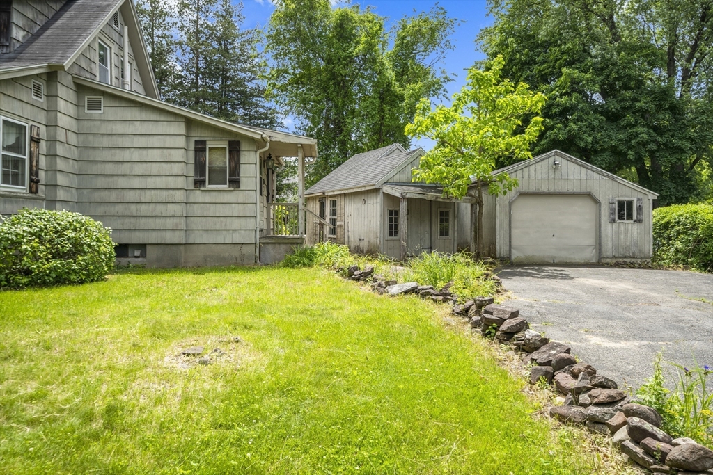 131 Lincoln Road Longmeadow, MA 01106 - Photo 3 of 30