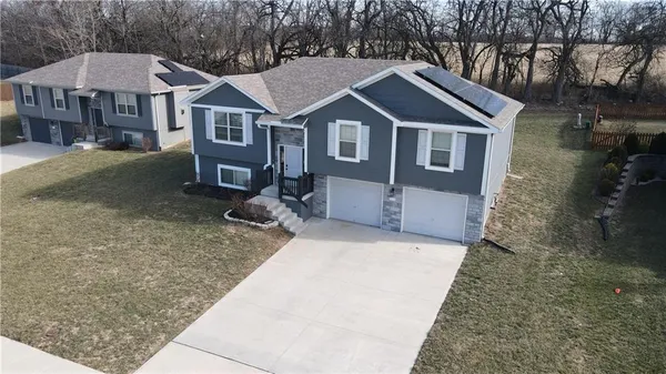 $384,000 | 709 Hollis Avenue, Belton, MO 64012