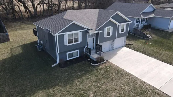 $384,000 | 709 Hollis Avenue, Belton, MO 64012