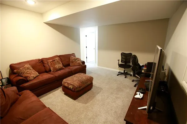 $384,000 | 709 Hollis Avenue, Belton, MO 64012