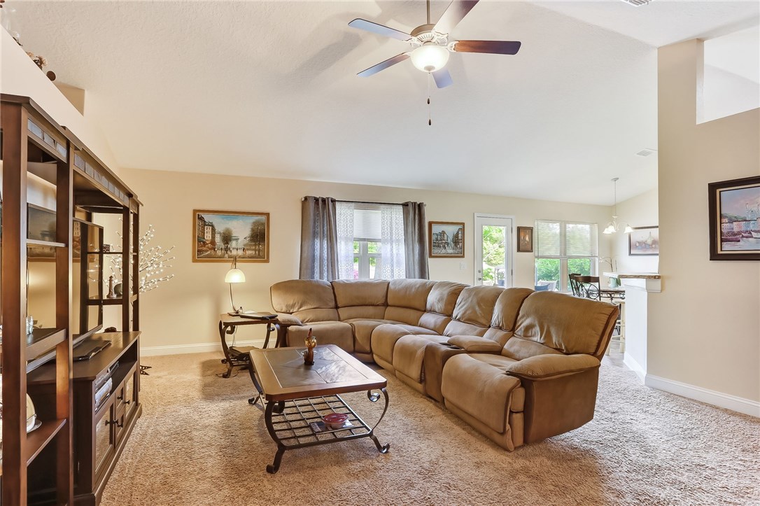 88156 Maybourne Road Yulee, FL 32097 - Photo 17 of 35 a living room with furniture