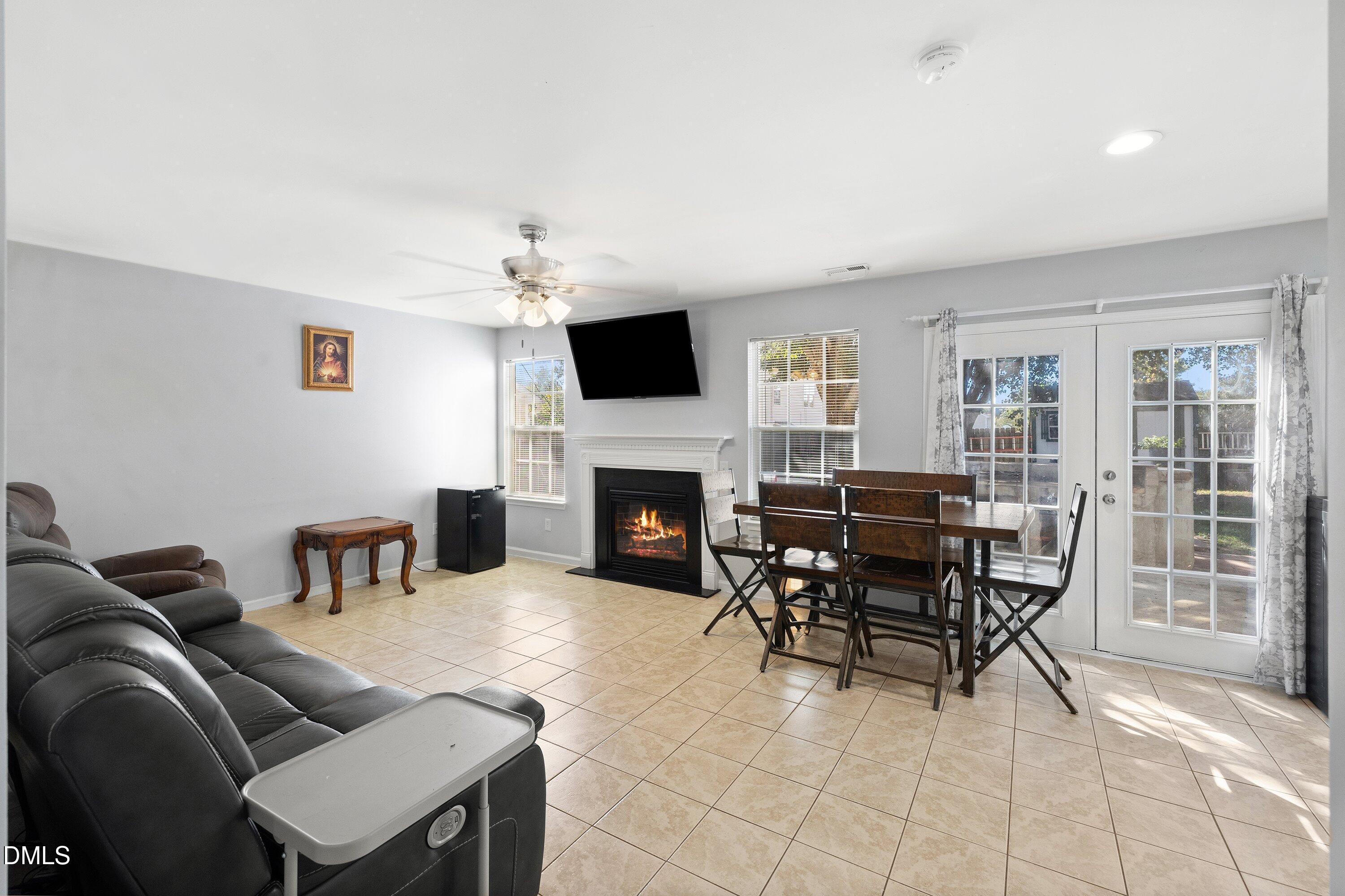 4018 Rothfield Lane Raleigh, NC 27616 - Photo 19 of 44 Family Room