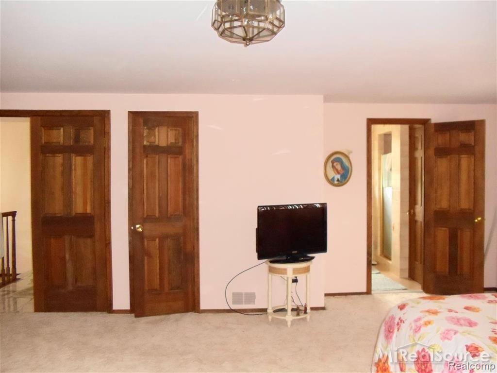 47380 Royal Road Macomb, MI 48044 - Photo 26 of 30 26.jpg