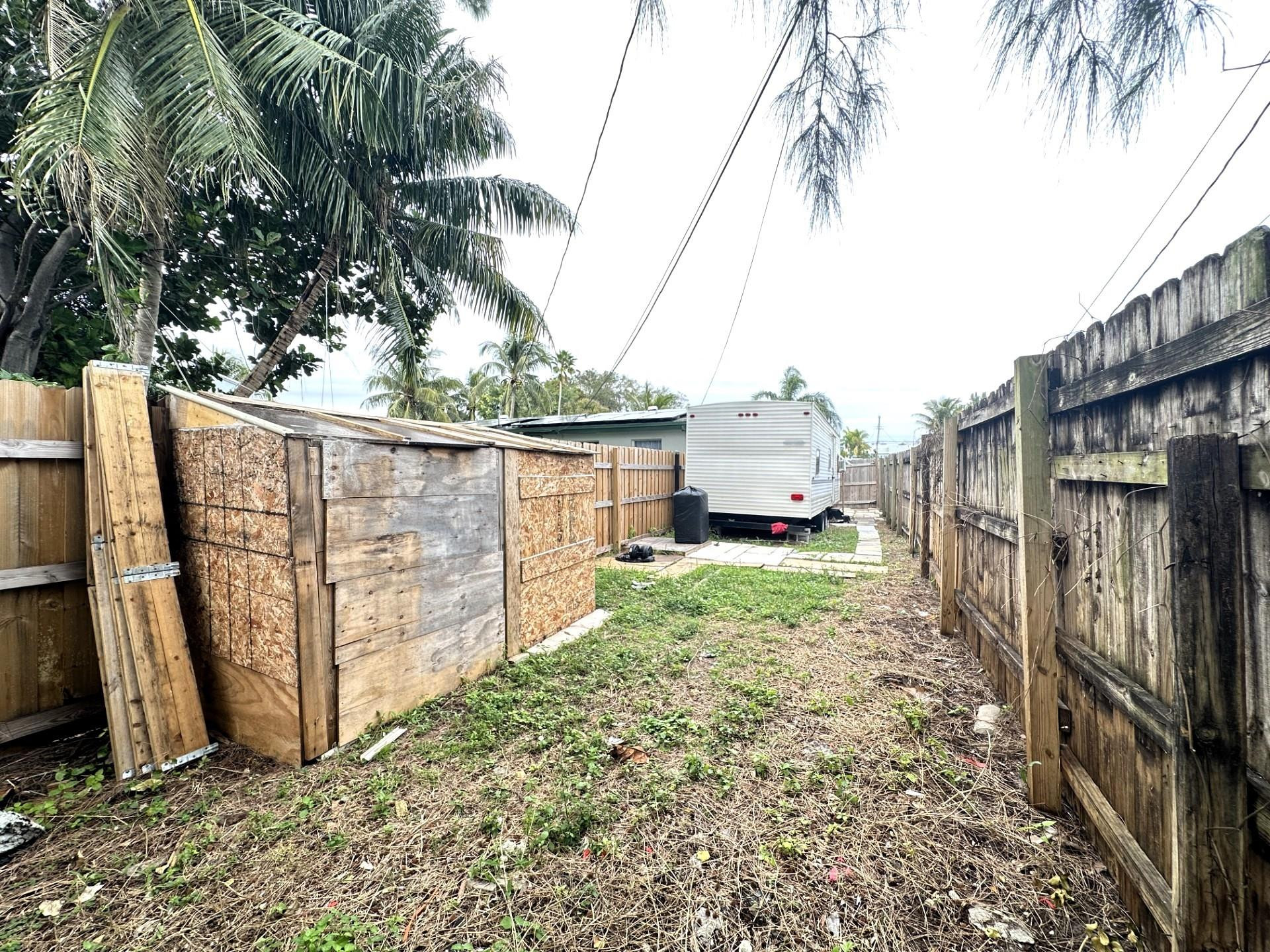 578 Tallulah Road Lake Worth, FL 33462 - Photo 11 of 16 Photo 11