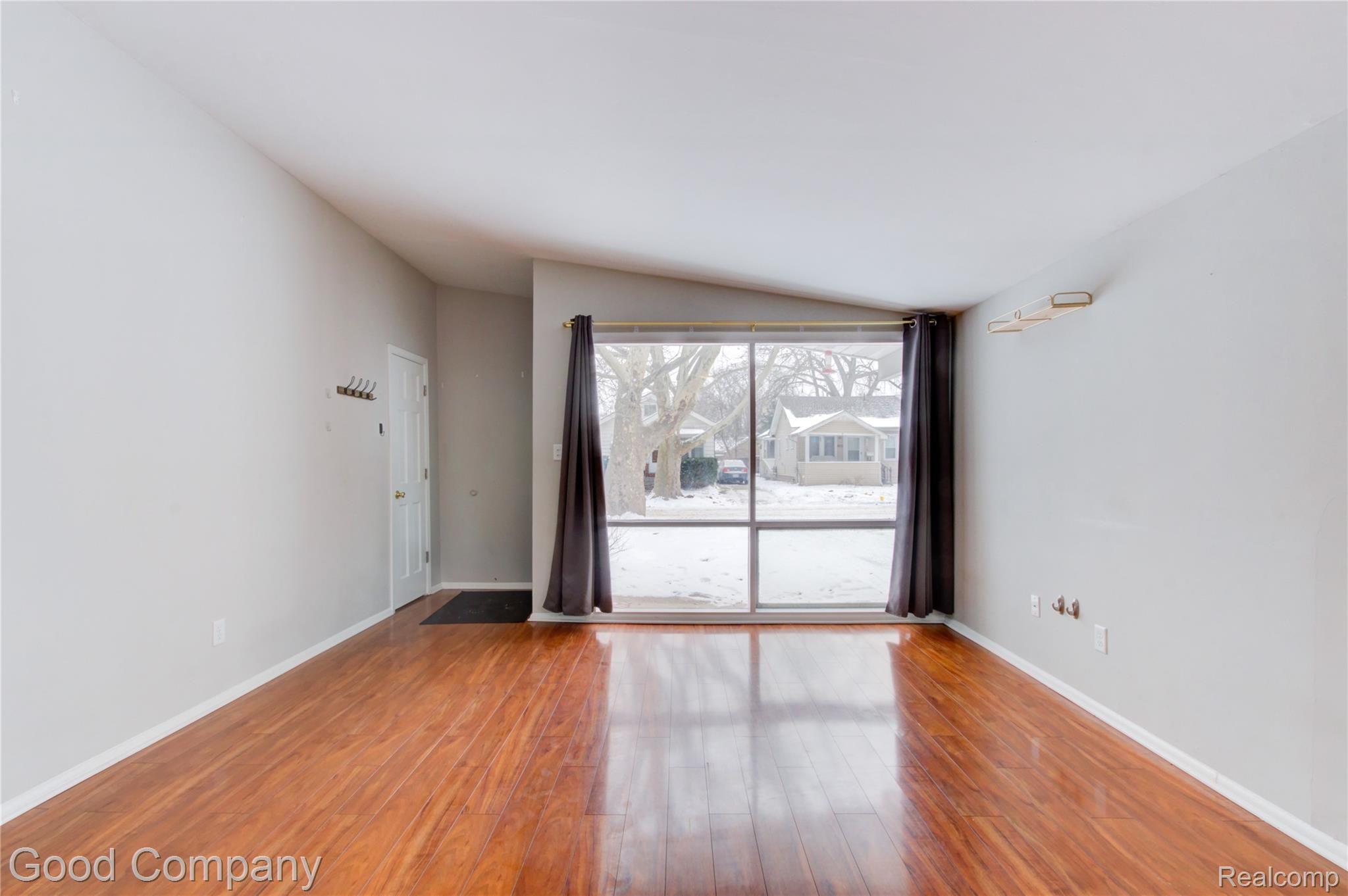 2129 Leitch Road Ferndale, MI 48220 - Photo 7 of 30 2129 Leitch St.-07