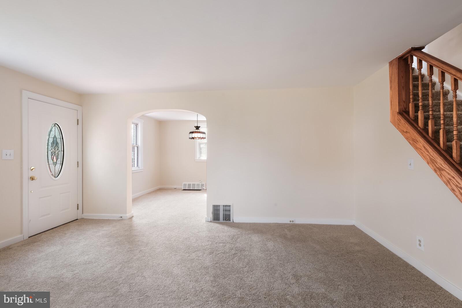 1031 Edgerton Road Secane, PA 19018 - Photo 5 of 28